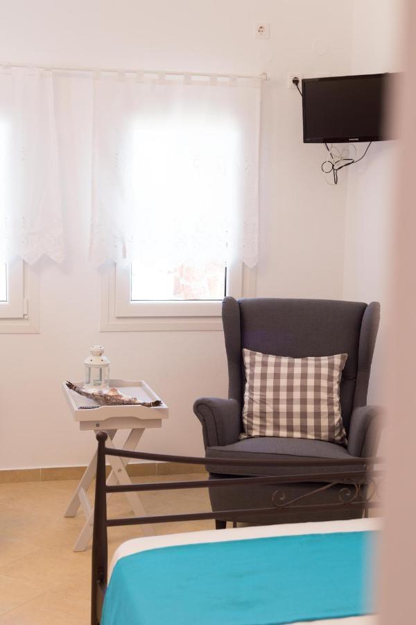 Aelia Suites Akrotírion Exteriör bild