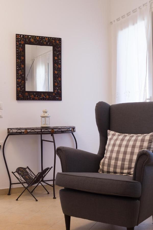 Aelia Suites Akrotírion Exteriör bild
