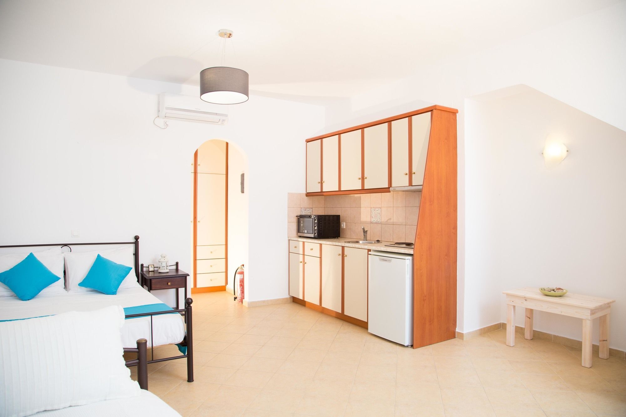 Aelia Suites Akrotírion Exteriör bild