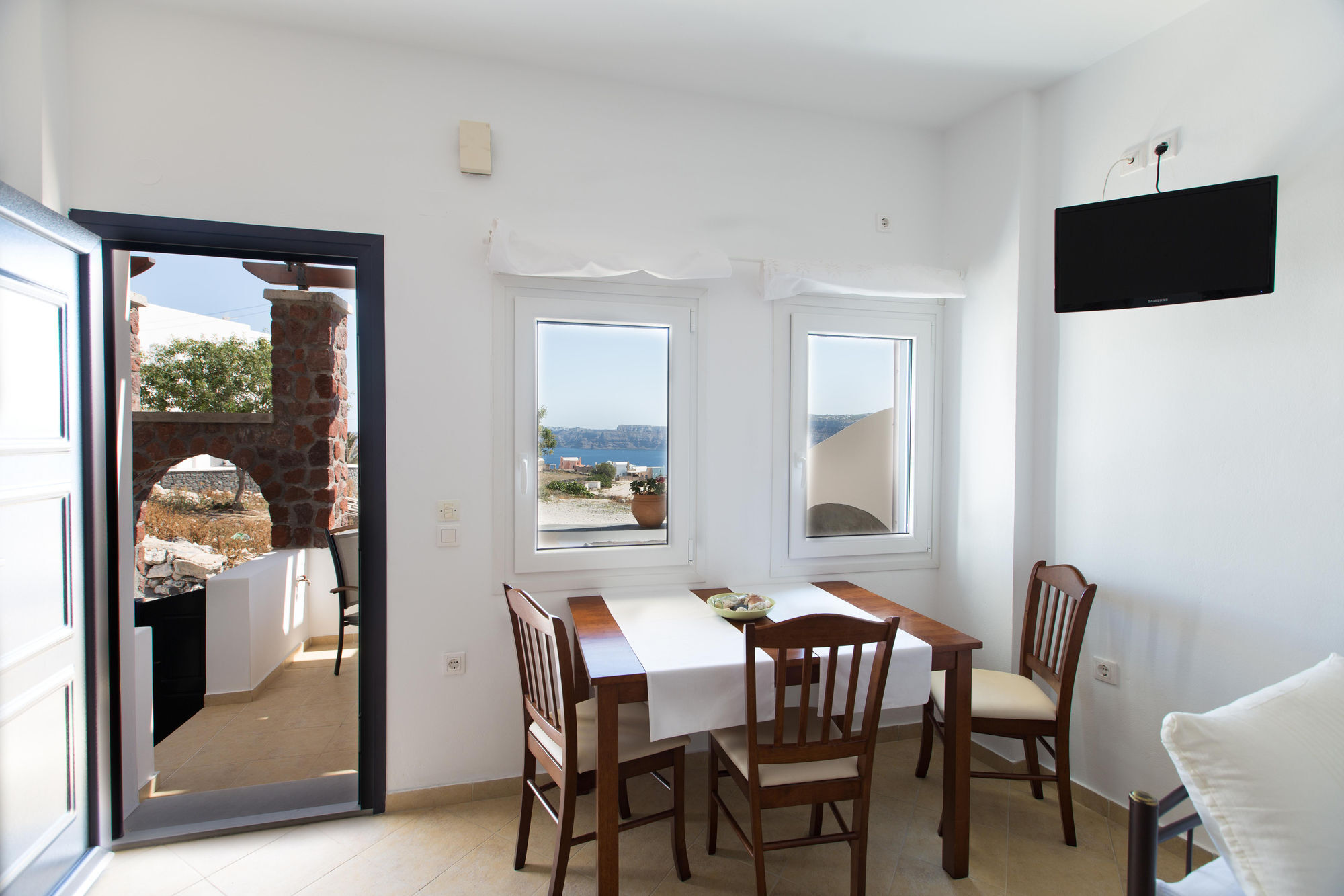 Aelia Suites Akrotírion Exteriör bild